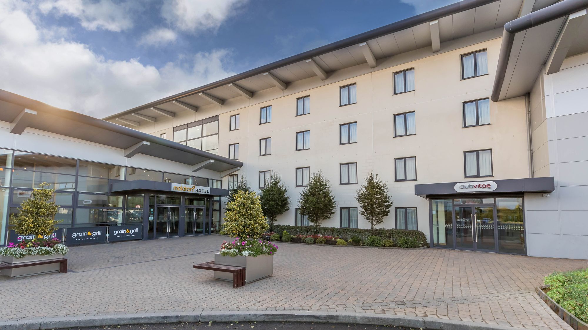 Maldron Hotel Portlaoise ภายนอก รูปภาพ